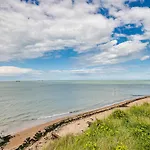 Beachside Bolthole